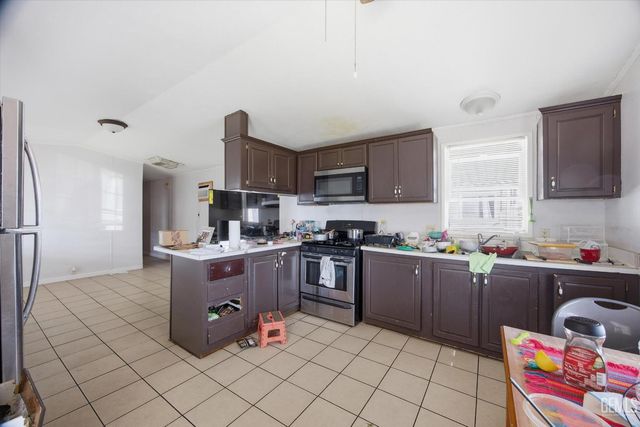 6601 Eucalyptus Drive 233, Bakersfield, CA 93306