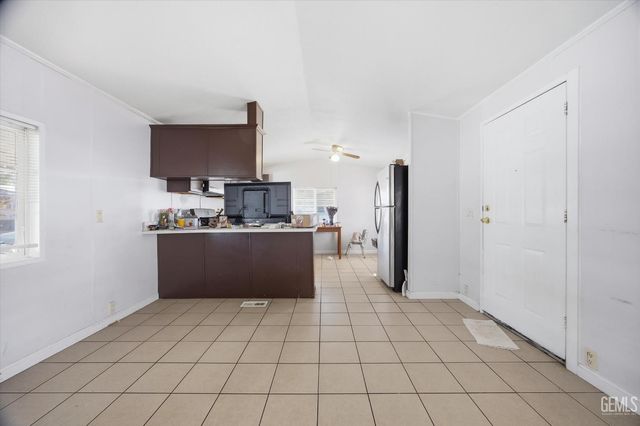 6601 Eucalyptus Drive 233, Bakersfield, CA 93306