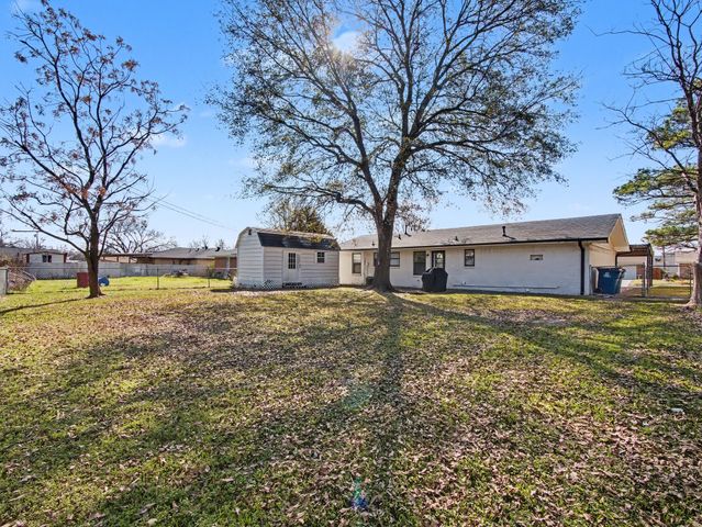 1425 Crestview Drive, Kaufman, TX 75142
