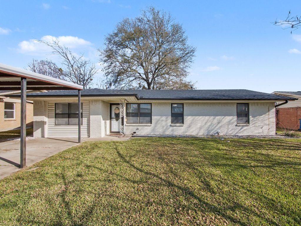 1425 Crestview Drive, Kaufman, TX 75142