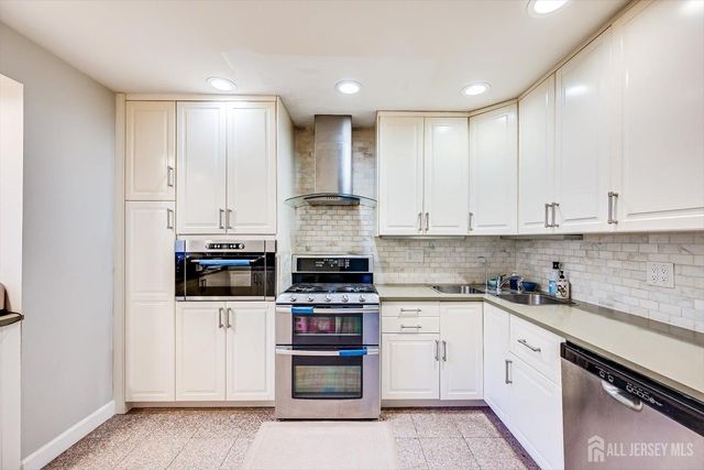 28 Nicole Terrace, Edison, NJ 08820