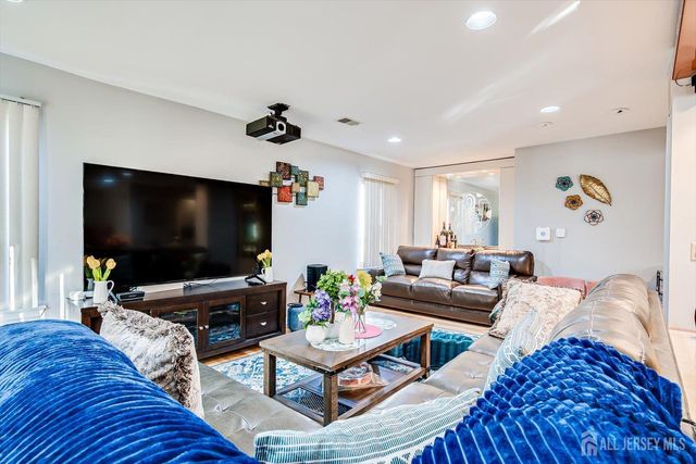 28 Nicole Terrace, Edison, NJ 08820