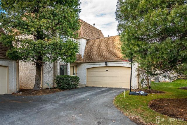 28 Nicole Terrace, Edison, NJ 08820