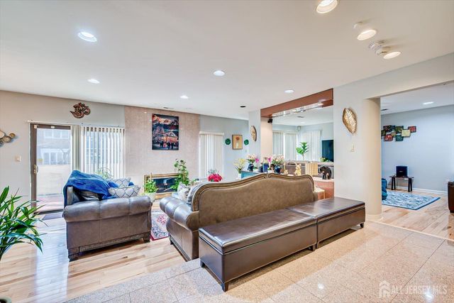 28 Nicole Terrace, Edison, NJ 08820