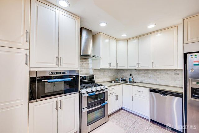 28 Nicole Terrace, Edison, NJ 08820