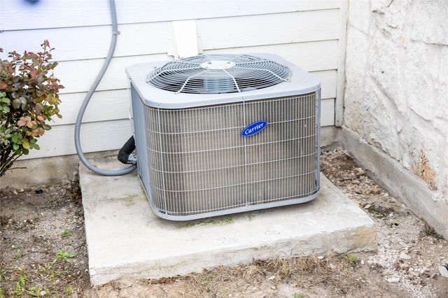 661 Cinnamon Teal LN, Leander, TX 78641