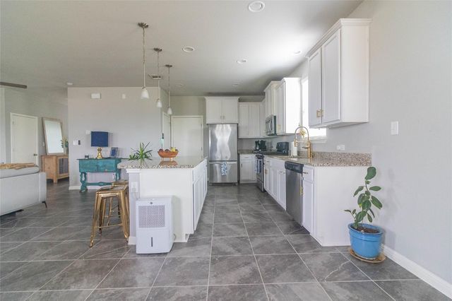 661 Cinnamon Teal LN, Leander, TX 78641