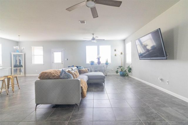 661 Cinnamon Teal LN, Leander, TX 78641