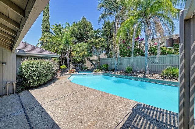 2131 Stony Bar Way, Gold River, CA 95670
