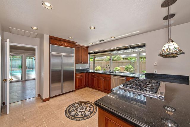 2131 Stony Bar Way, Gold River, CA 95670