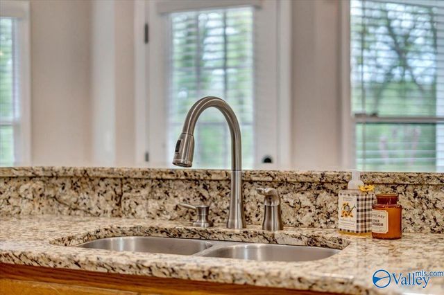 2333 Villaret Drive SW, Huntsville, AL 35803