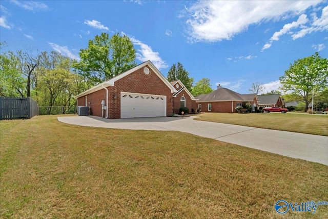 2333 Villaret Drive SW, Huntsville, AL 35803