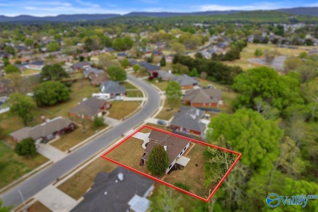 2333 Villaret Drive SW, Huntsville, AL 35803
