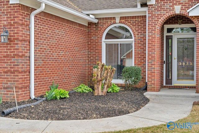 2333 Villaret Drive SW, Huntsville, AL 35803