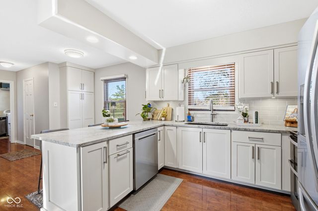 25 Forest Ridge Court, Fishers, IN 46037