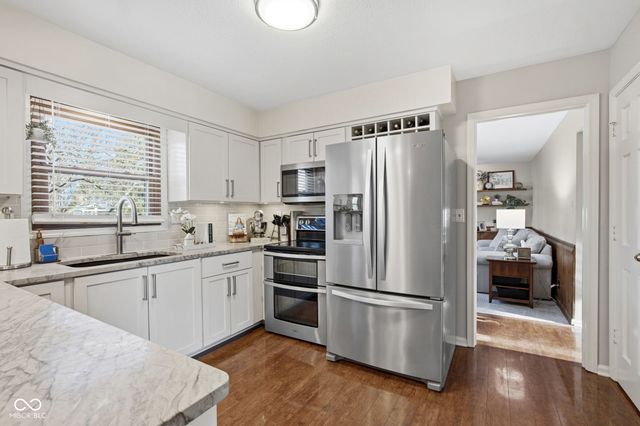 25 Forest Ridge Court, Fishers, IN 46037