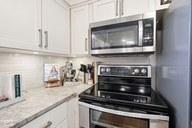 25 Forest Ridge Court, Fishers, IN 46037