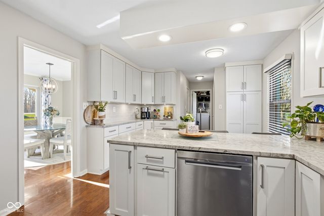 25 Forest Ridge Court, Fishers, IN 46037