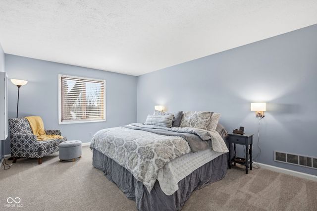 25 Forest Ridge Court, Fishers, IN 46037