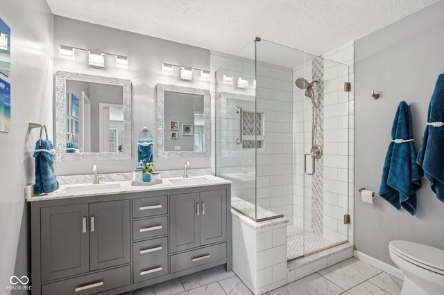 25 Forest Ridge Court, Fishers, IN 46037