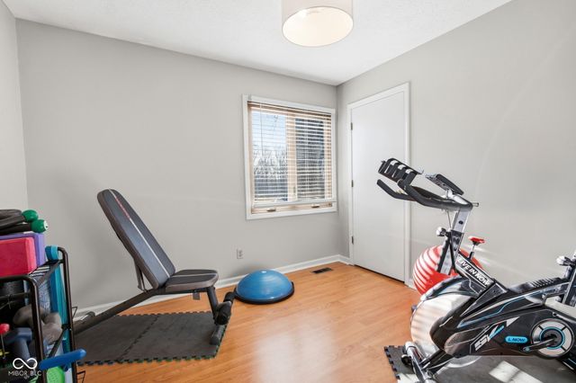 25 Forest Ridge Court, Fishers, IN 46037