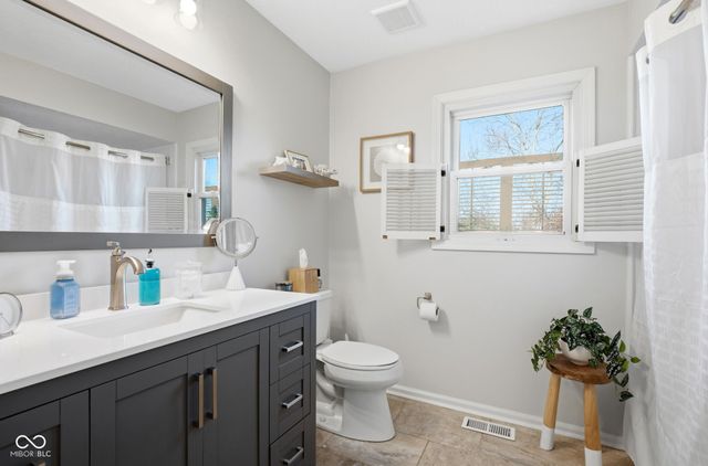 25 Forest Ridge Court, Fishers, IN 46037