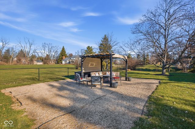 25 Forest Ridge Court, Fishers, IN 46037