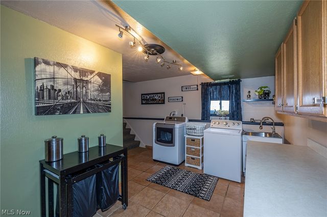 423 E Decker Drive, Seven Hills, OH 44131