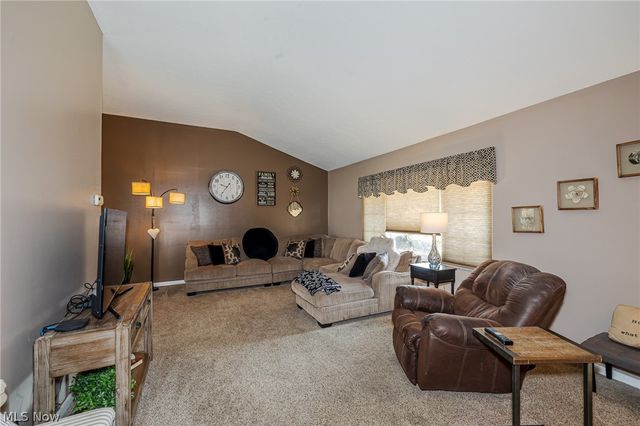 423 E Decker Drive, Seven Hills, OH 44131