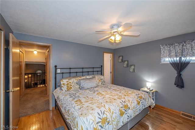 423 E Decker Drive, Seven Hills, OH 44131