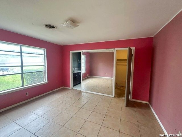 3446 Chateau Dr, San Antonio, TX 78219
