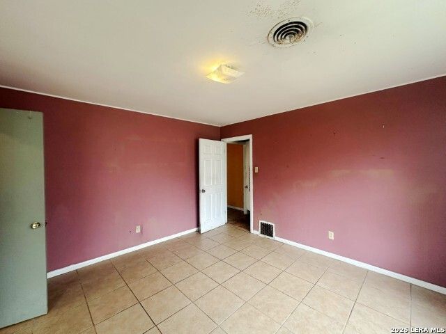 3446 Chateau Dr, San Antonio, TX 78219