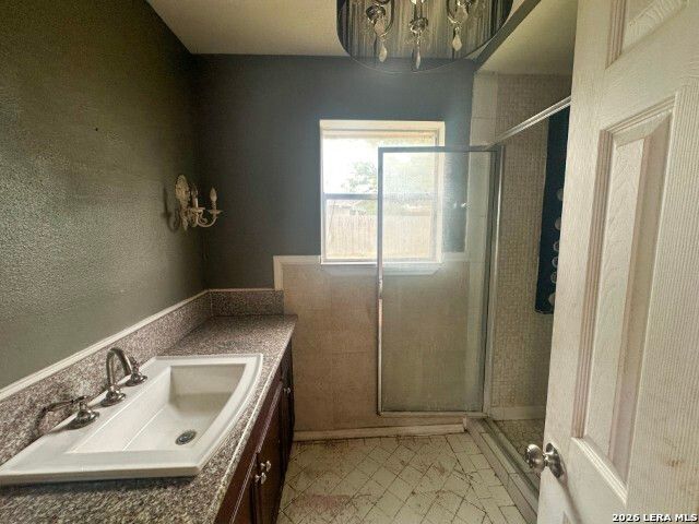 3446 Chateau Dr, San Antonio, TX 78219