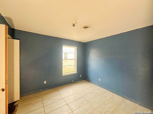 3446 Chateau Dr, San Antonio, TX 78219