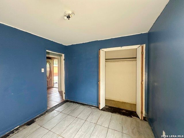 3446 Chateau Dr, San Antonio, TX 78219