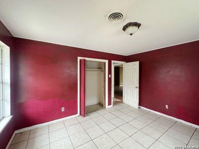 3446 Chateau Dr, San Antonio, TX 78219