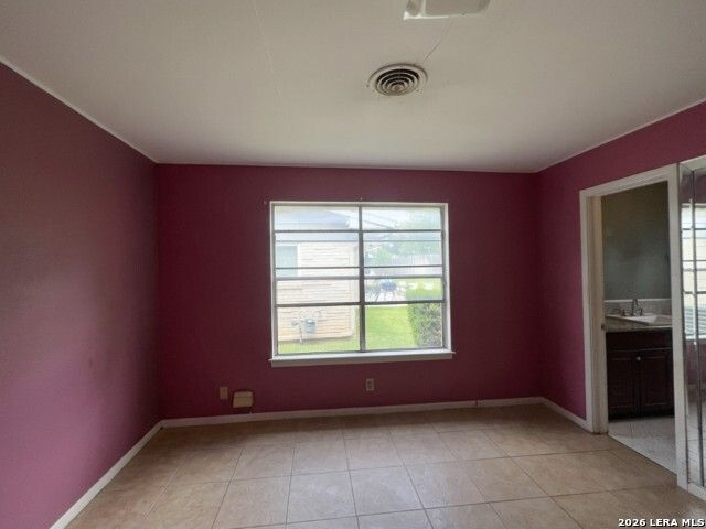 3446 Chateau Dr, San Antonio, TX 78219