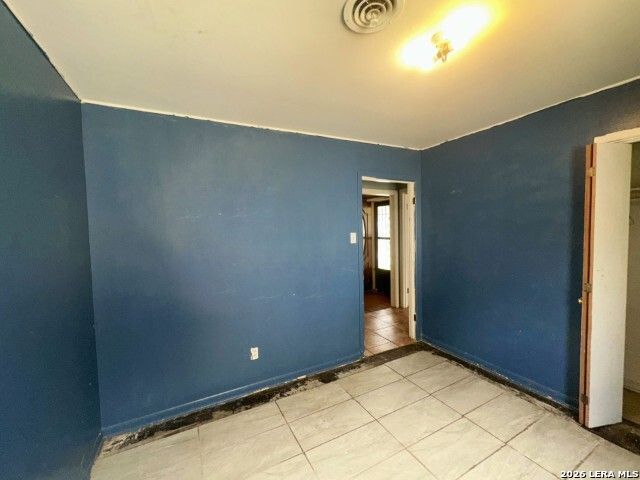3446 Chateau Dr, San Antonio, TX 78219