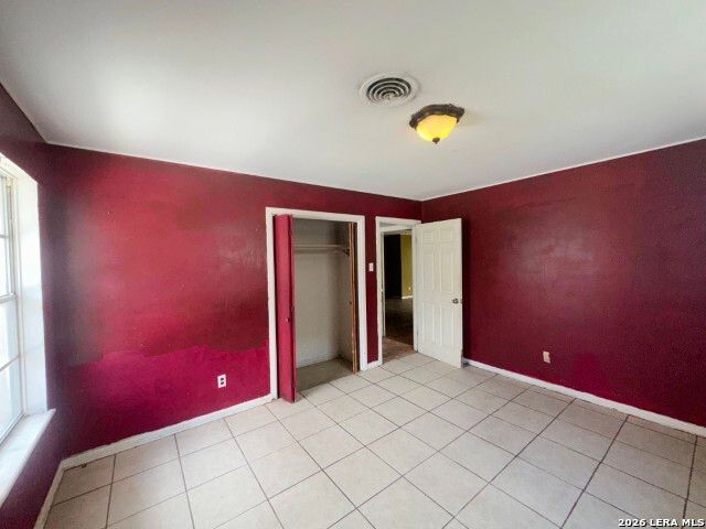 3446 Chateau Dr, San Antonio, TX 78219