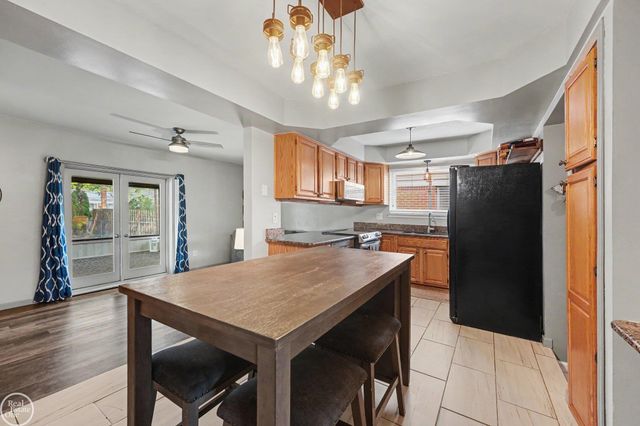 30419 Eiffel Avenue, Warren, MI 48088