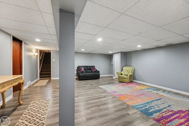 30419 Eiffel Avenue, Warren, MI 48088