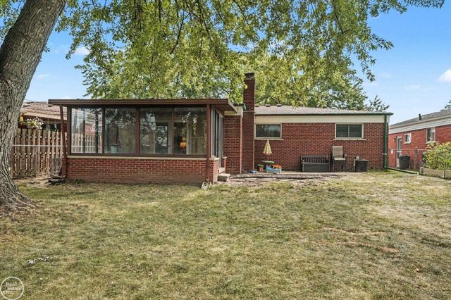 30419 Eiffel Avenue, Warren, MI 48088