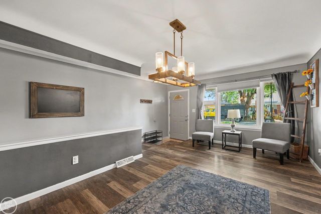 30419 Eiffel Avenue, Warren, MI 48088