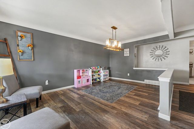 30419 Eiffel Avenue, Warren, MI 48088