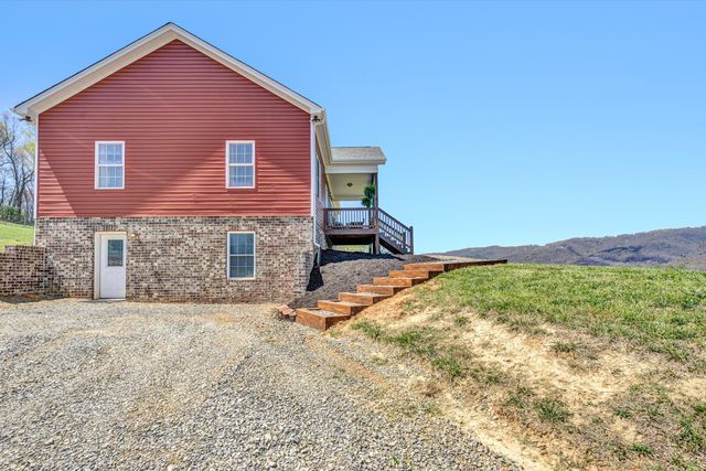 8350 Newport RD, Catawba, VA 24070