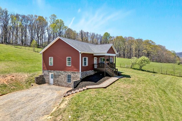 8350 Newport RD, Catawba, VA 24070