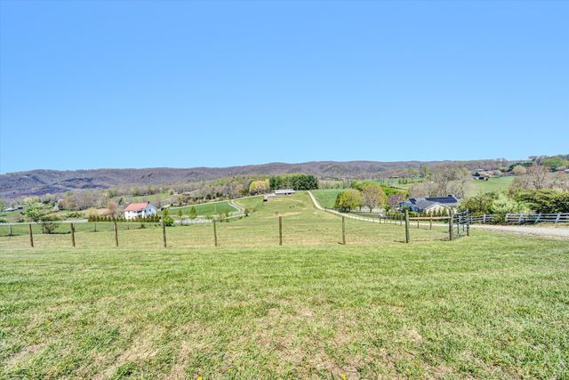 8350 Newport RD, Catawba, VA 24070