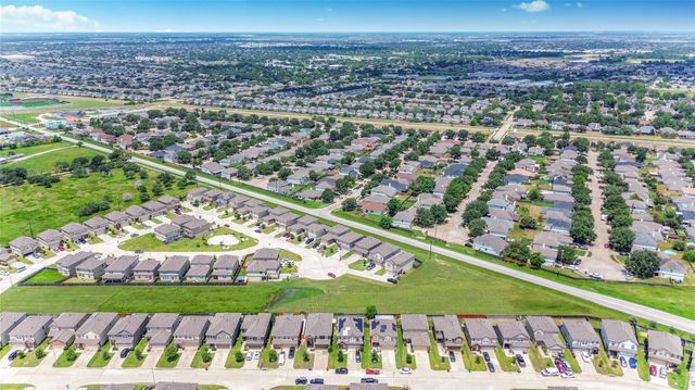 18638 Lansdowne Stream Path, Katy, TX 77449