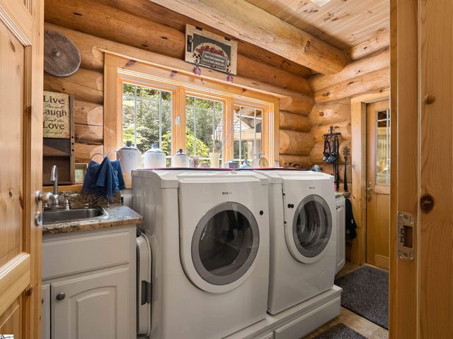 4004 Lake Adger Parkway, Mill Spring, NC 28756