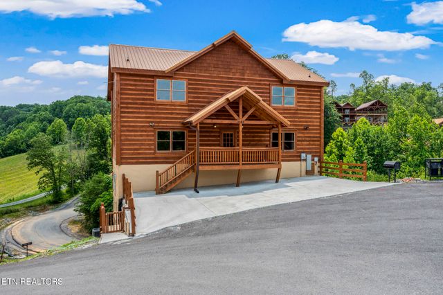 3303 Grace Way, Sevierville, TN 37876